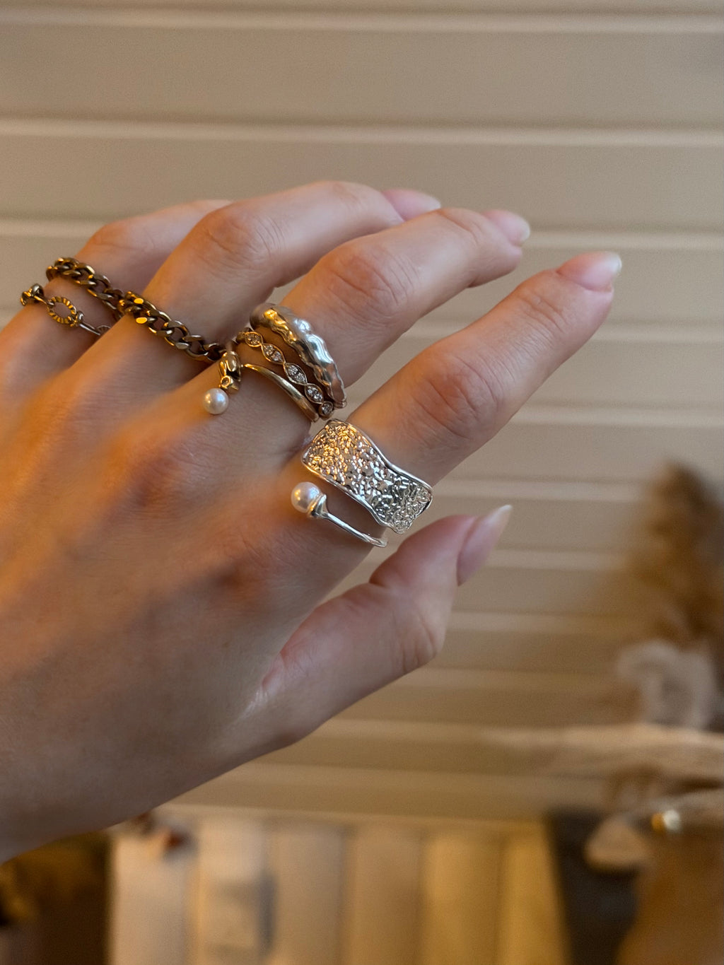 Amelia Ring