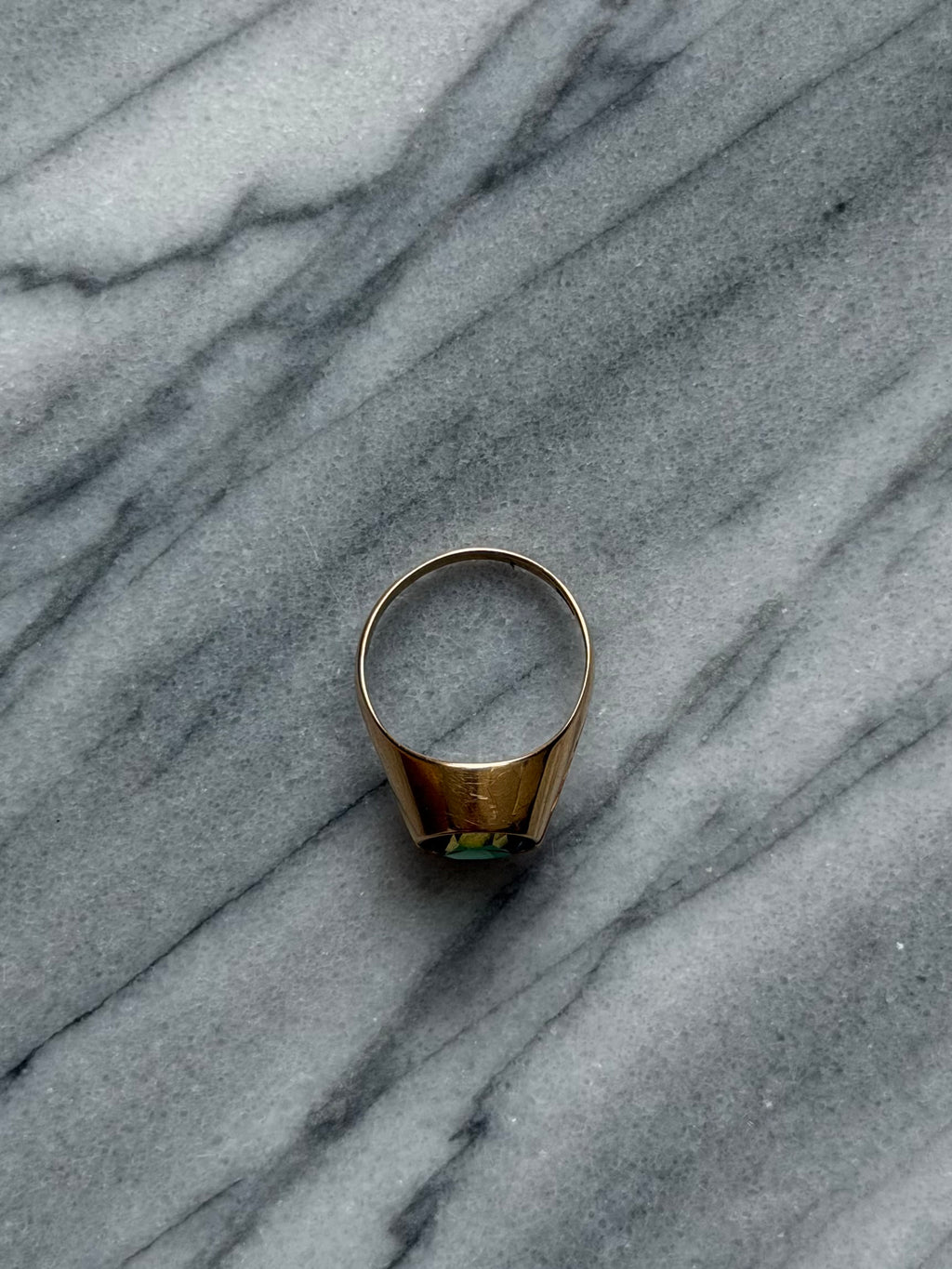 Vintage 14 karat guldring med grøn sten, str 55