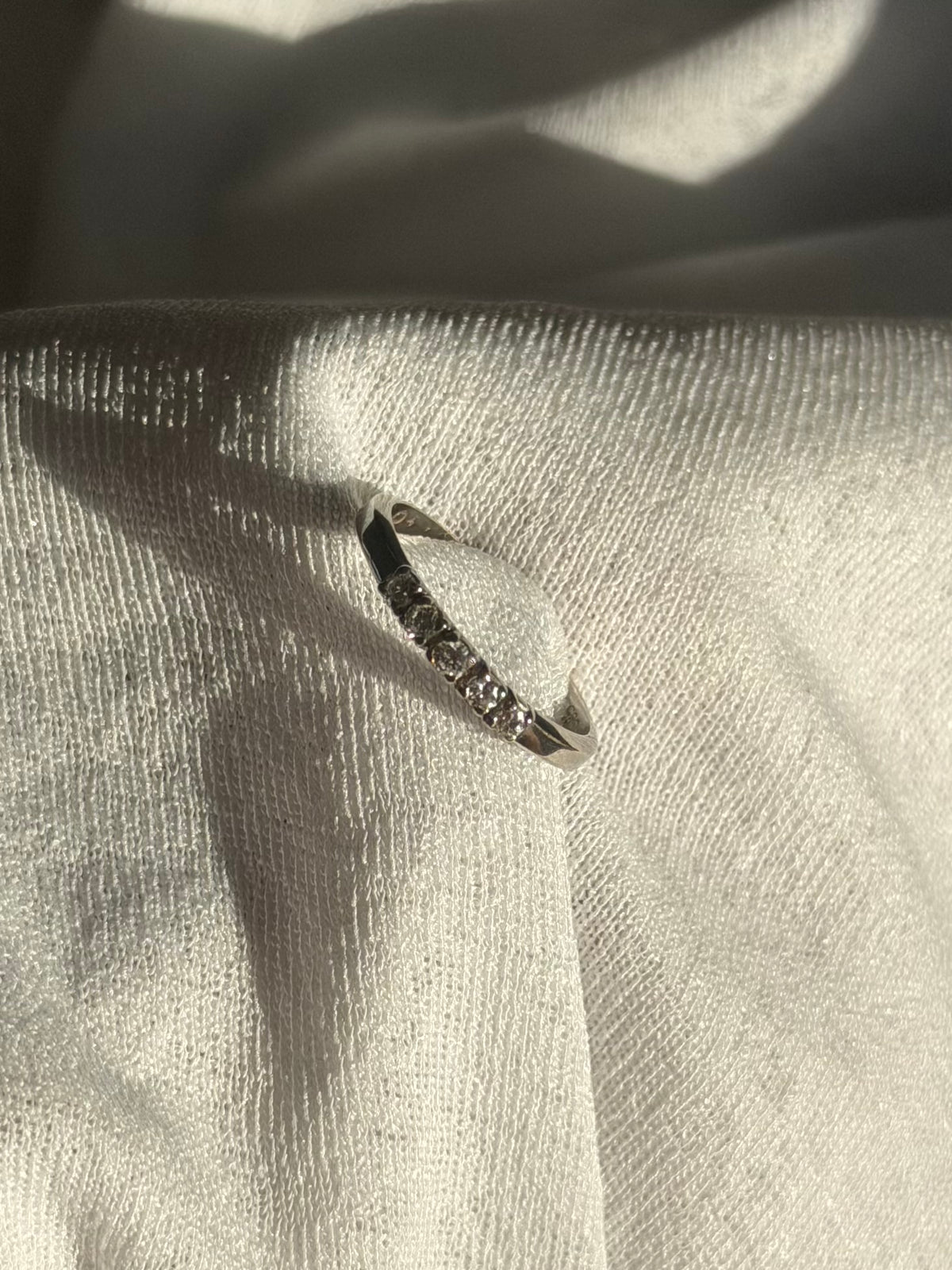 Vintage lady ring i 14 karat hvidguld med 0,15 ct. brillianter, str 53