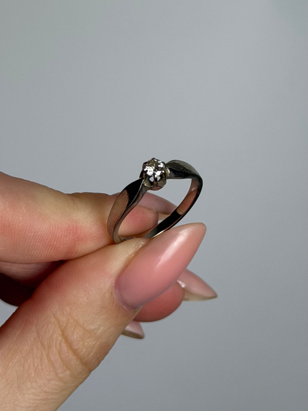 Vintage 14 karat hvidguldsring med 0,18 ct. brilliant