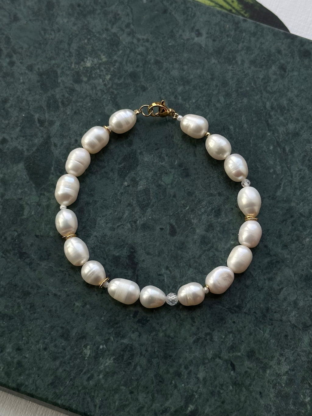 Aluna Ferskvandsperle-armbånd