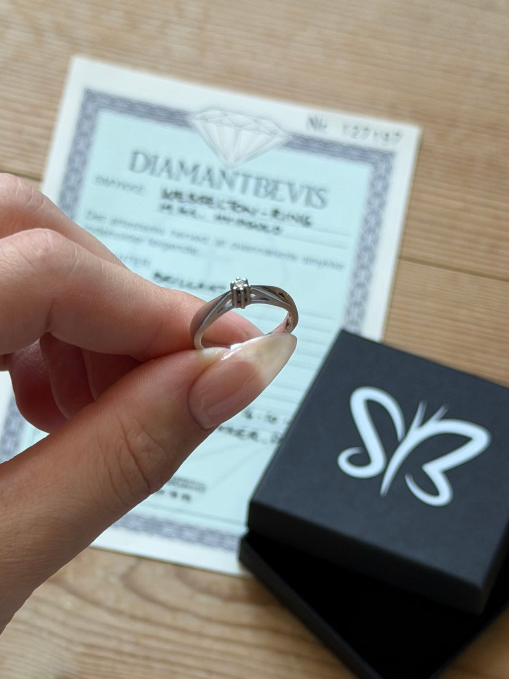 Vintage 14 krt. hvidguldsring med 0,03 ct. VVS diamant med certifikat, str, 49