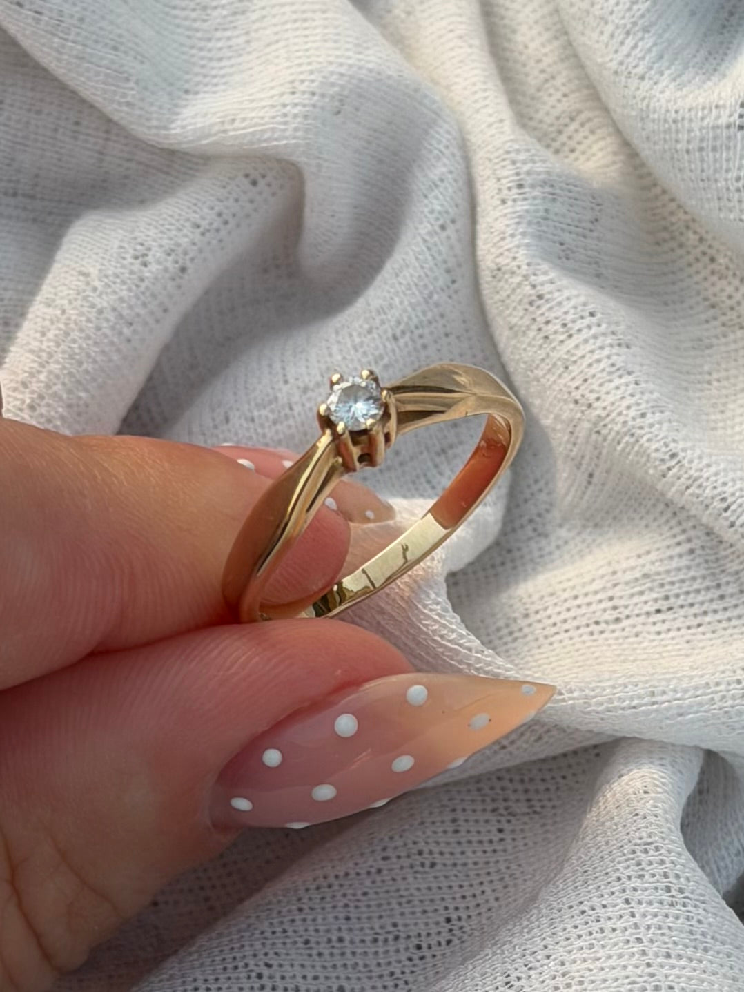Vintage 14 karat solitairering med 0,10 ct. brilliant, str 55