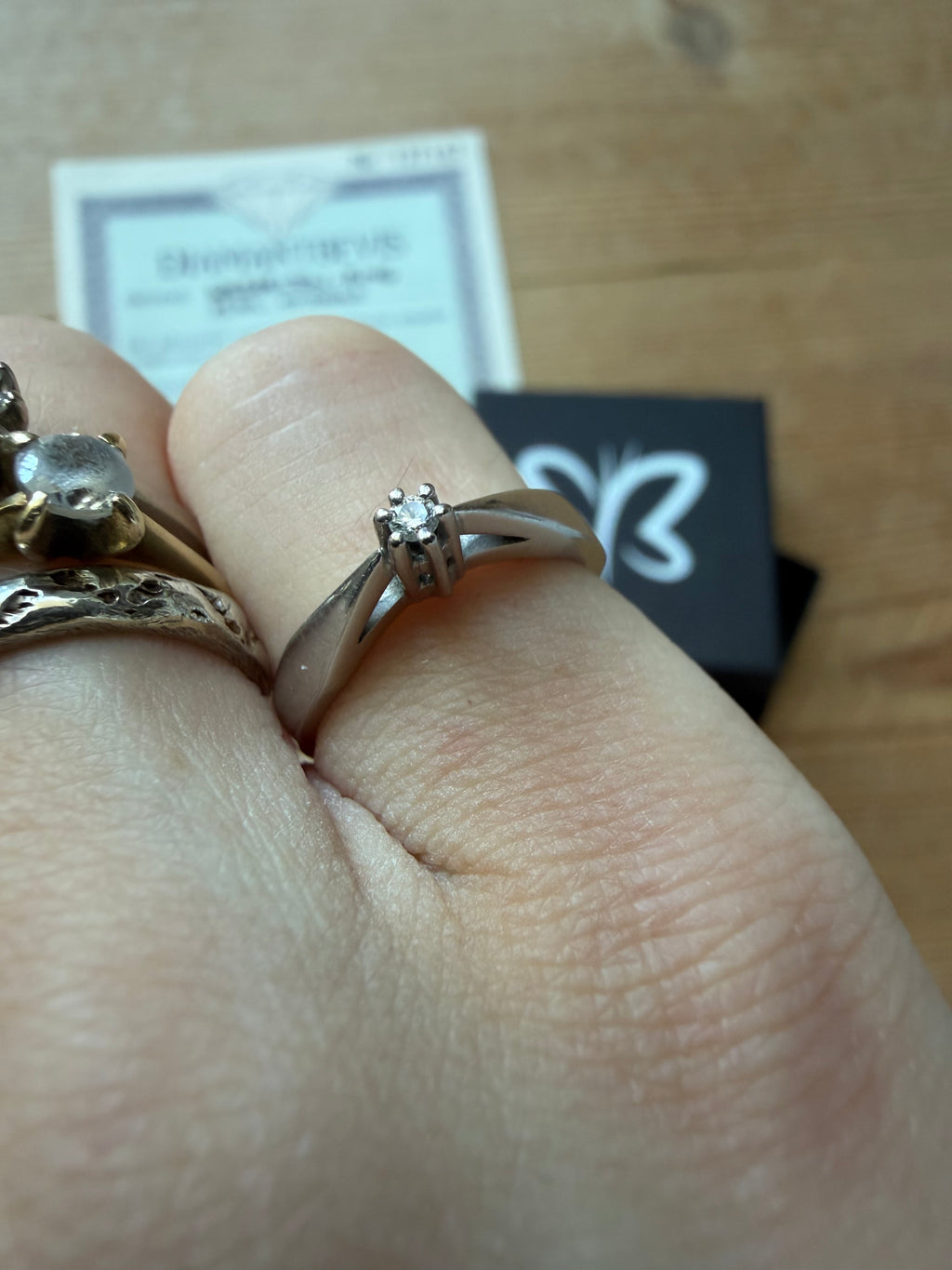 Vintage 14 krt. hvidguldsring med 0,03 ct. VVS diamant med certifikat, str, 49
