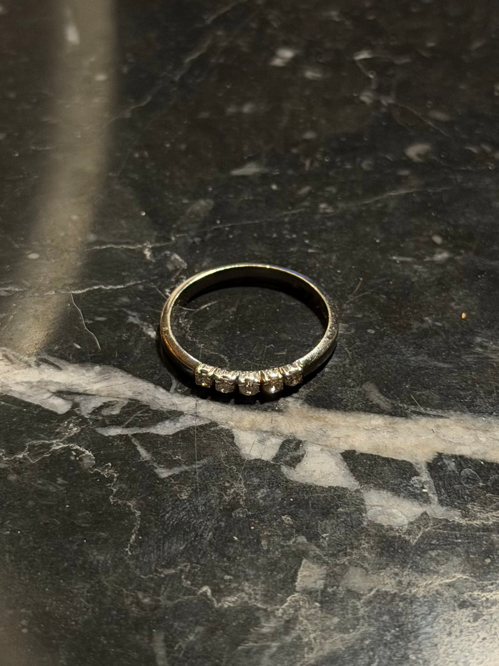 Vintage lady ring i 14 karat hvidguld med 0,15 ct. brillianter, str 53