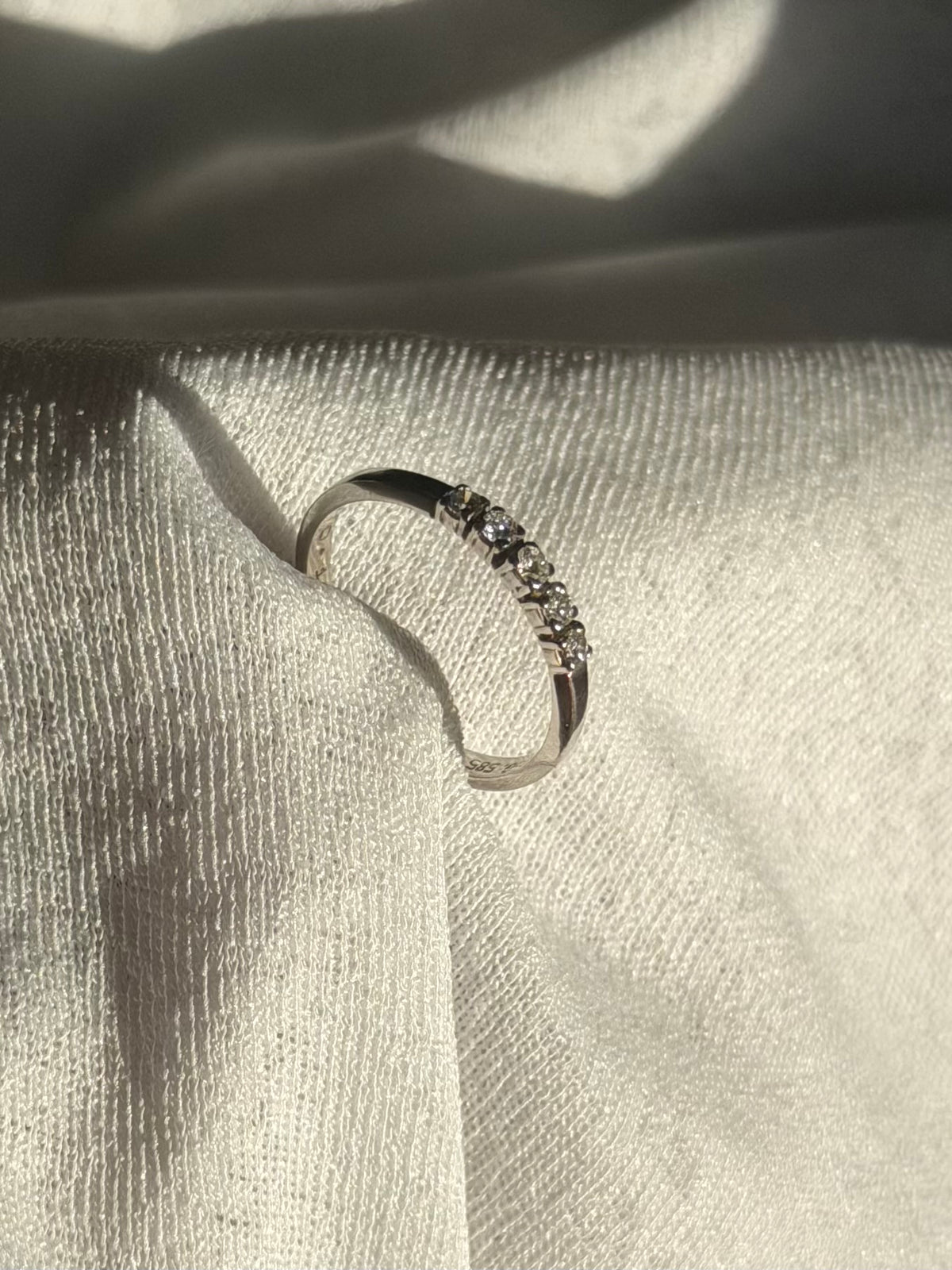 Vintage lady ring i 14 karat hvidguld med 0,15 ct. brillianter, str 53