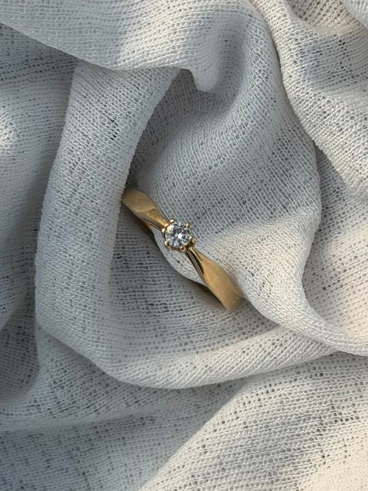 Vintage 14 karat solitairering med 0,10 ct. brilliant, str 55