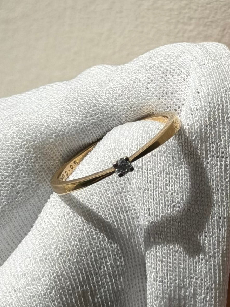 Vintage 14 karat solitairering med 0,05 ct. brilliant, str 62