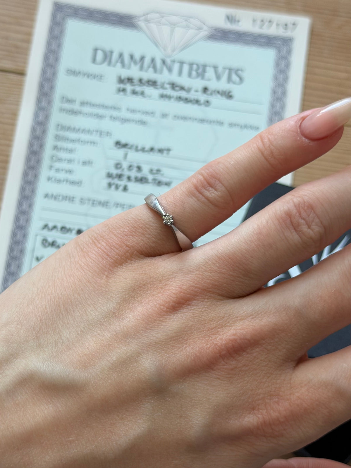 Vintage 14 krt. hvidguldsring med 0,03 ct. VVS diamant med certifikat, str, 49