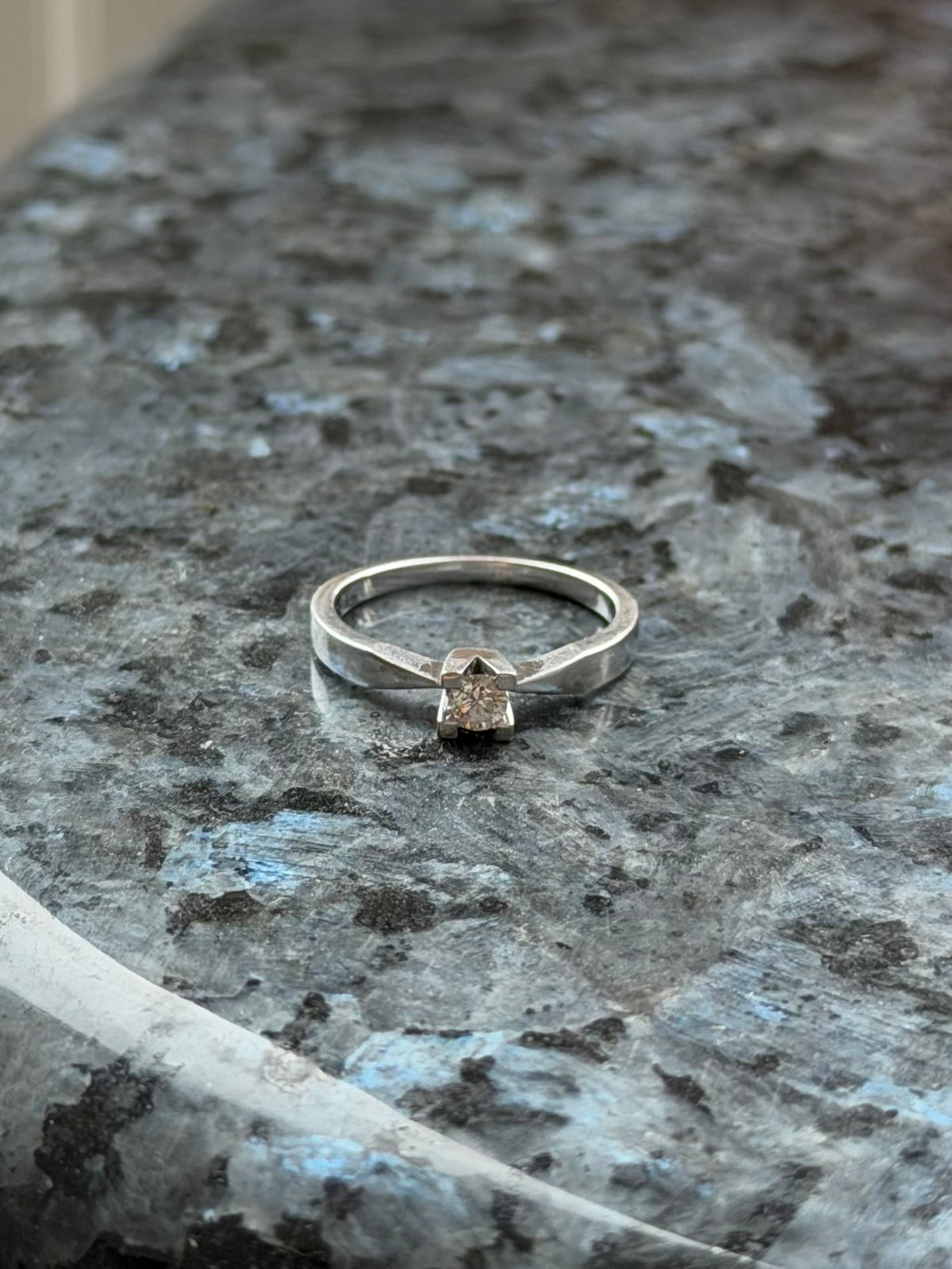 Vintage Scrouples Kleopatra ring 14 karat hvidguld 0,15ct. brilliant, str 51