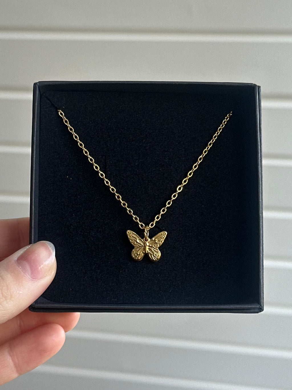 Signatur sommerfugl halskæde