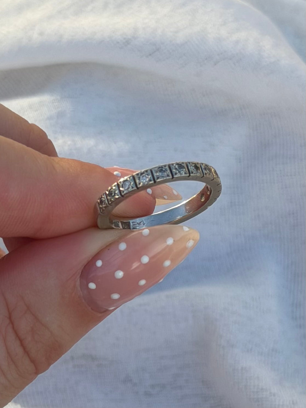 Vintage klassisk alliancering i 14 karat guld, str 51