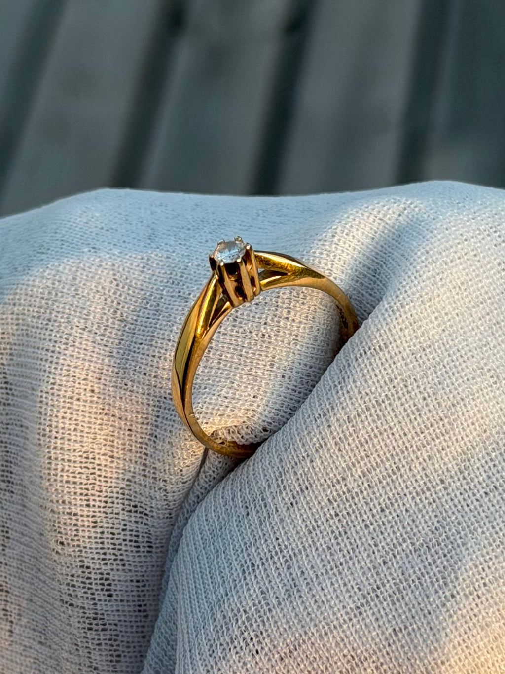 Vintage 14 karat solitairering med 0,10 ct. brilliant, str 55