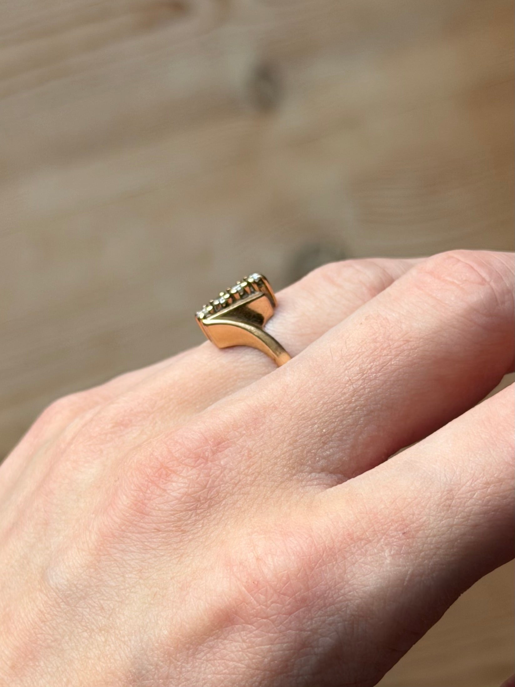 Vintage 14 karat guldring med en række af 4 brillianter, str. 52
