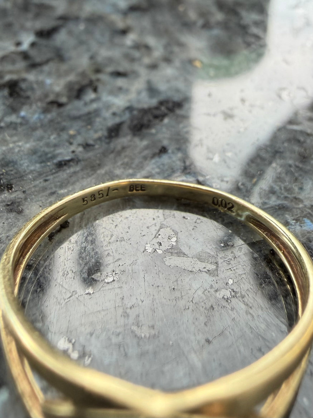 Vintage 14 karat guldring med 0.02 carat brillianter