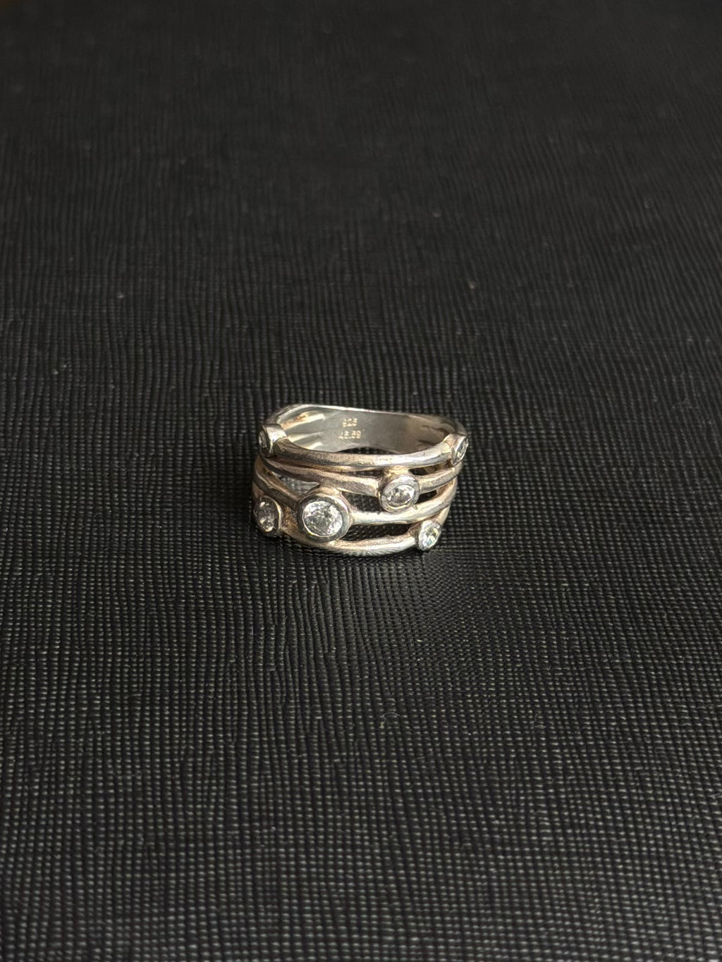 Vintage sterlingsølv ring med runde klare sten