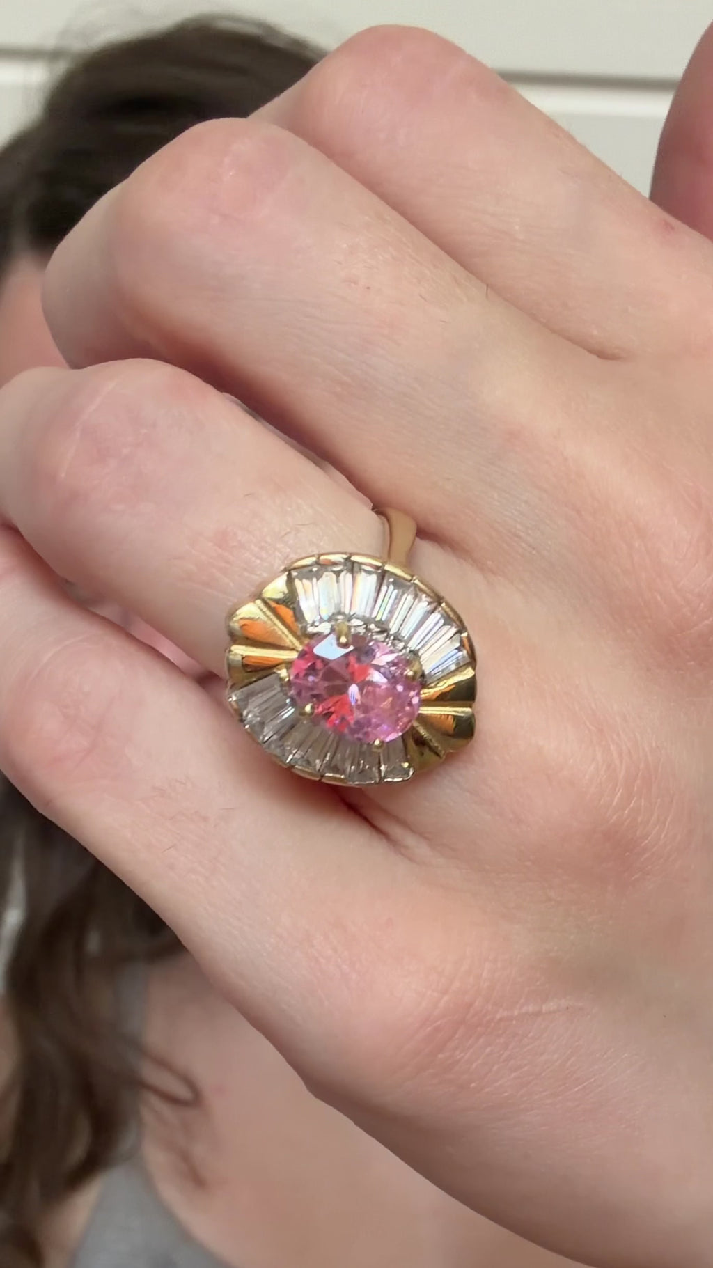 Vintage 14 karat ballerinaring med lyserød og klare sten str. 59